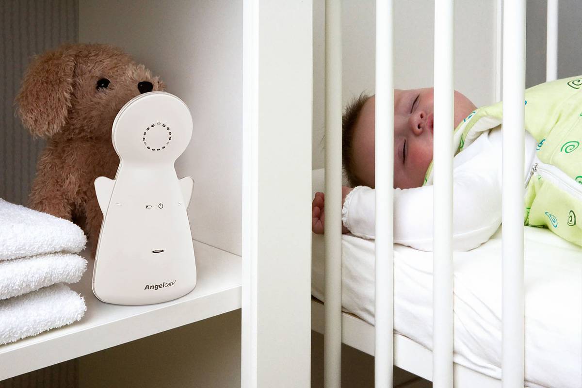 Zu viel Elektrosmog am Kinderbett ist gesundheitsschädlich. Deshalb sollten Eltern beim Kauf eines Babyphones auf strahlungsarme Geräte achten. Foto: djd/Funny Handel/Angelcare