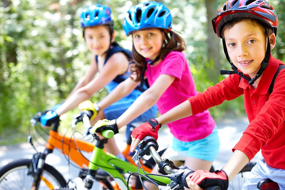 Kinder auf Fahrrad - auf die Sicherheit kommt es an